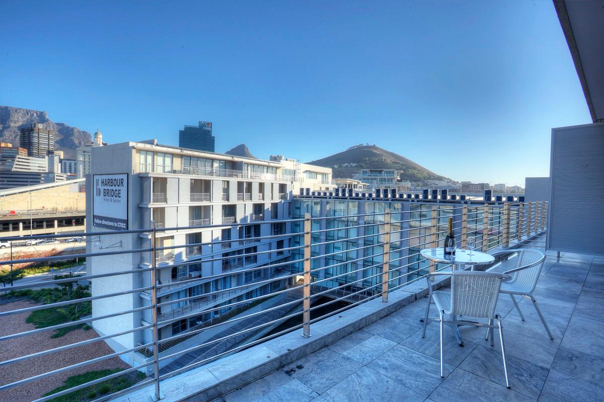 Photo 5 of Harbour Bridge Apartment-515 accommodation in V&A Waterfront, Cape Town with 2 bedrooms and  bathrooms