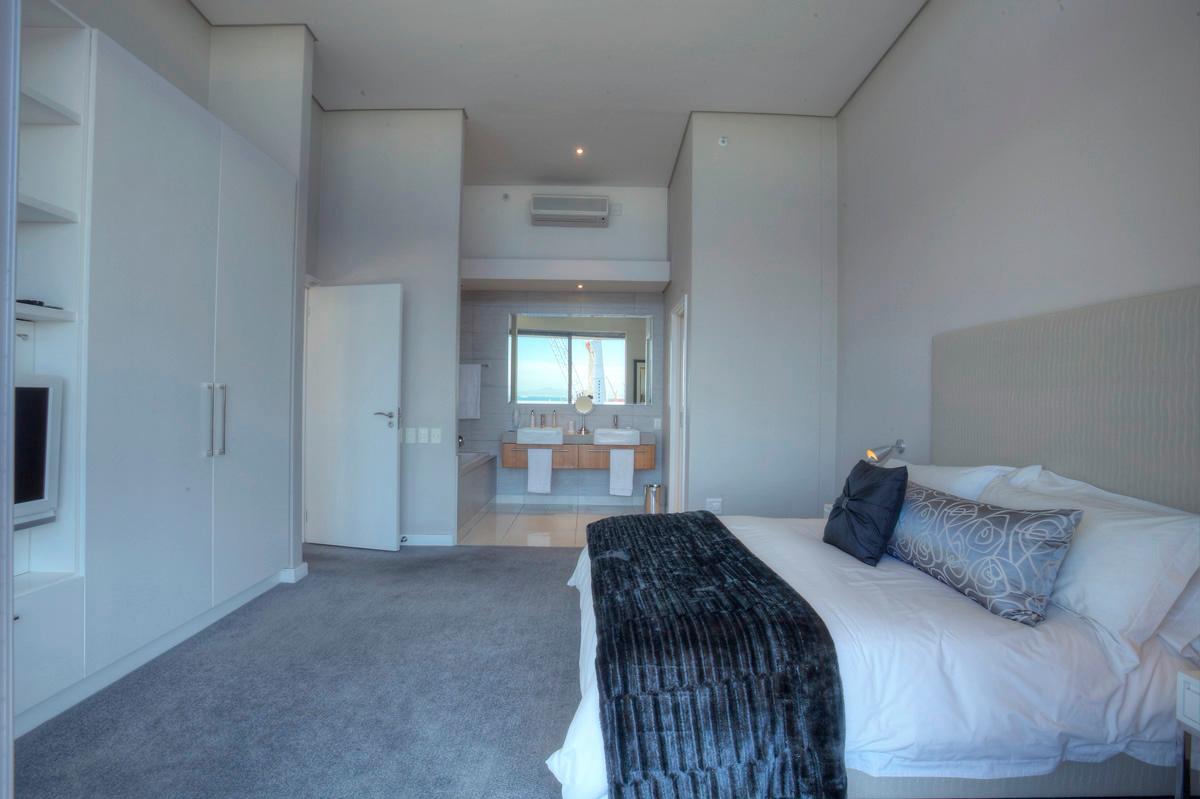 Photo 9 of Harbour Bridge Apartment-515 accommodation in V&A Waterfront, Cape Town with 2 bedrooms and  bathrooms