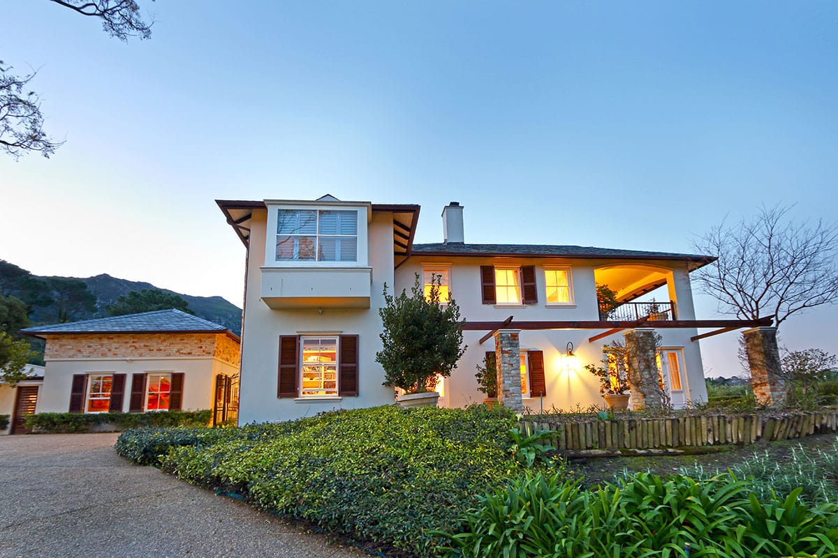 Photo 1 of 5 Star Constantia accommodation in Constantia, Cape Town with 6 bedrooms and 6.5 bathrooms