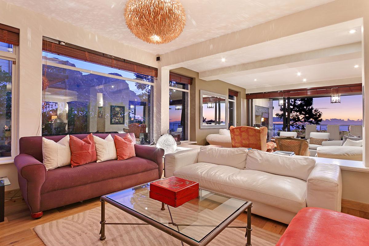 Photo 27 of 50 on Hely accommodation in Camps Bay, Cape Town with 6 bedrooms and 3 bathrooms