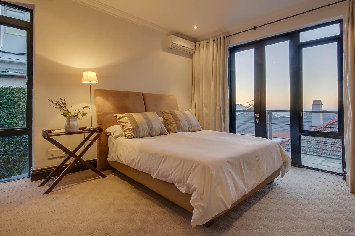 Photo 10 of 8 Avenue La Croix accommodation in Fresnaye, Cape Town with 3 bedrooms and 3 bathrooms