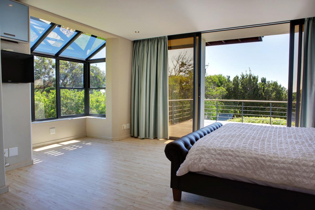 Photo 19 of Aloe Manor accommodation in Camps Bay, Cape Town with 4 bedrooms and 3 bathrooms