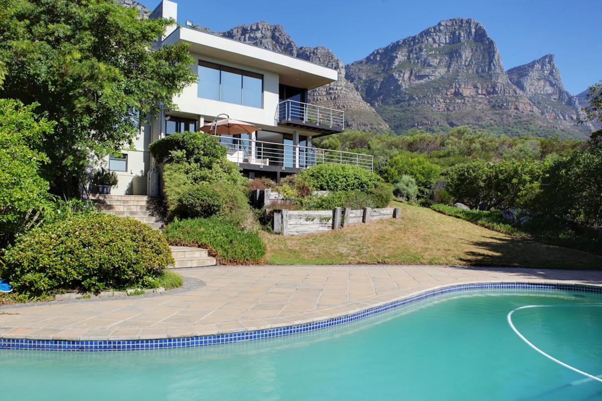 Photo 3 of Aloe Manor accommodation in Camps Bay, Cape Town with 4 bedrooms and 3 bathrooms