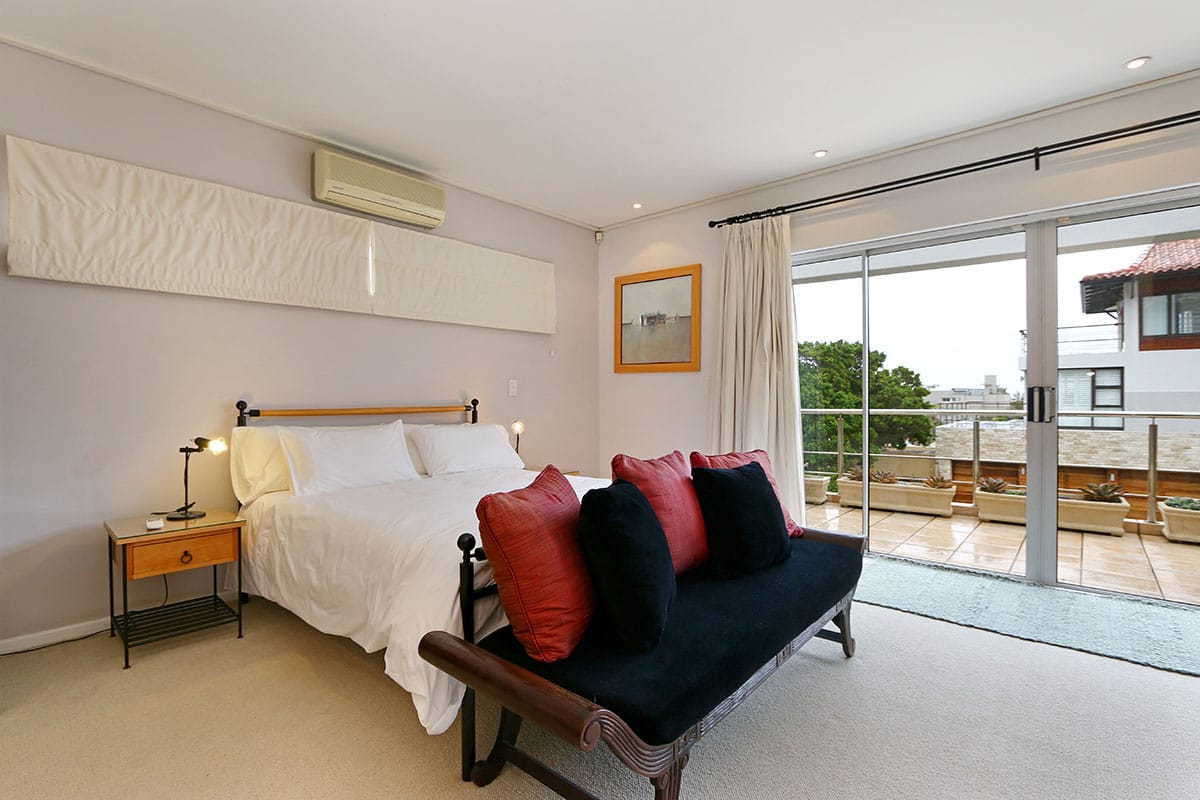 Photo 13 of Aqua Steps accommodation in Camps Bay, Cape Town with 3 bedrooms and 2.5 bathrooms