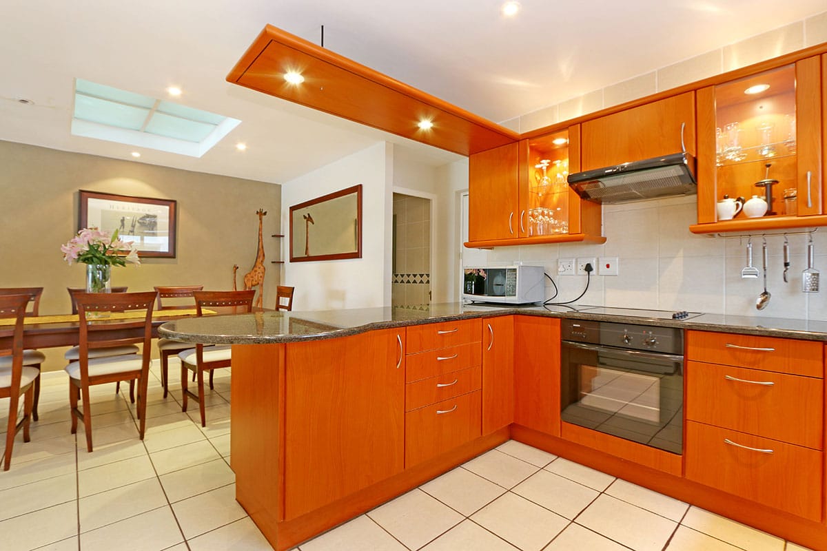 Photo 9 of Aqua Steps accommodation in Camps Bay, Cape Town with 3 bedrooms and 2.5 bathrooms