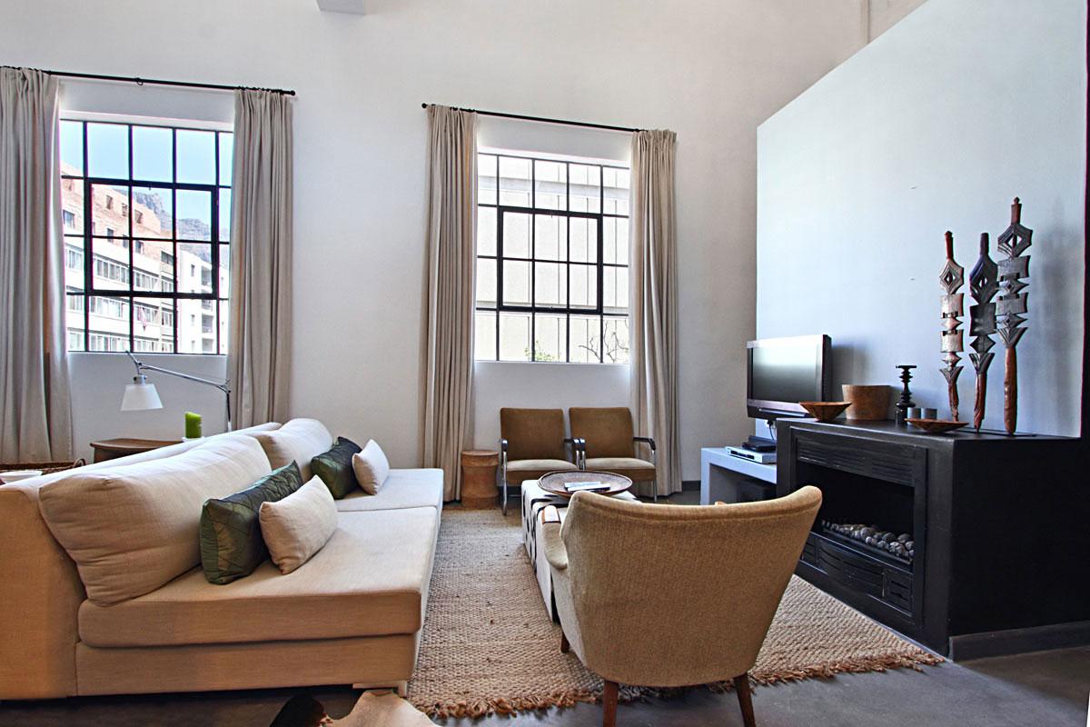 Photo 15 of Bandar Place accommodation in City Centre, Cape Town with 2 bedrooms and 2 bathrooms