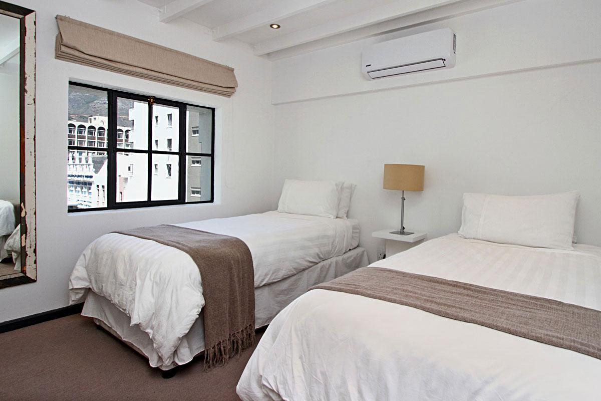 Photo 8 of Bandar Place accommodation in City Centre, Cape Town with 2 bedrooms and 2 bathrooms
