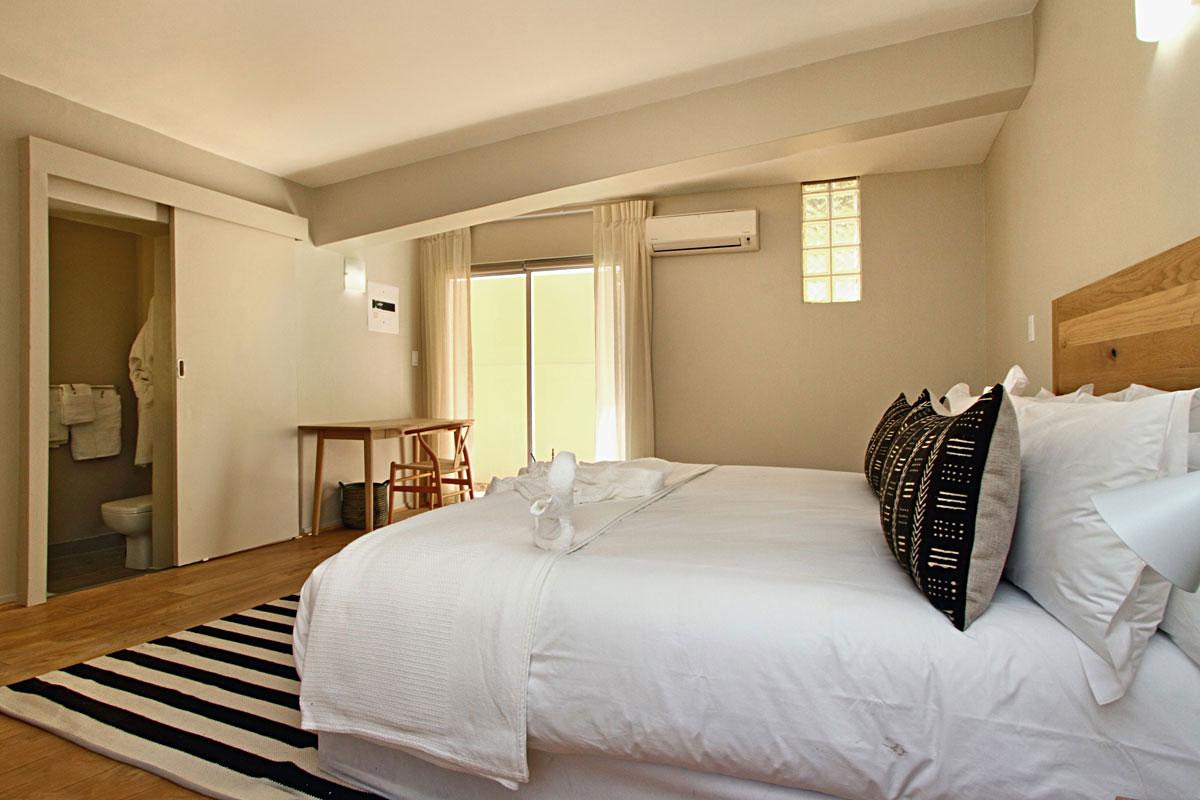 Photo 14 of Camps Bay Horak accommodation in Camps Bay, Cape Town with 5 bedrooms and 5 bathrooms