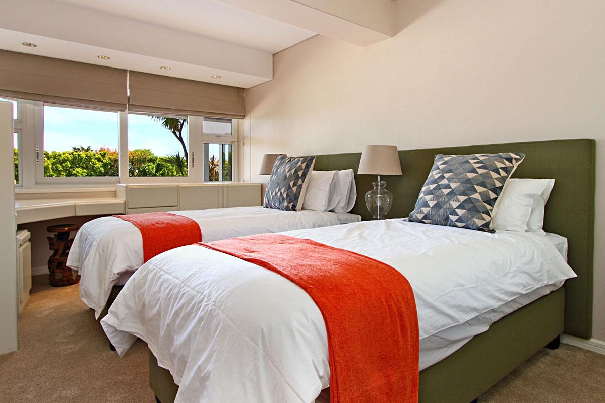 Photo 6 of Camps Bay Meadows accommodation in Camps Bay, Cape Town with 7 bedrooms and 5 bathrooms