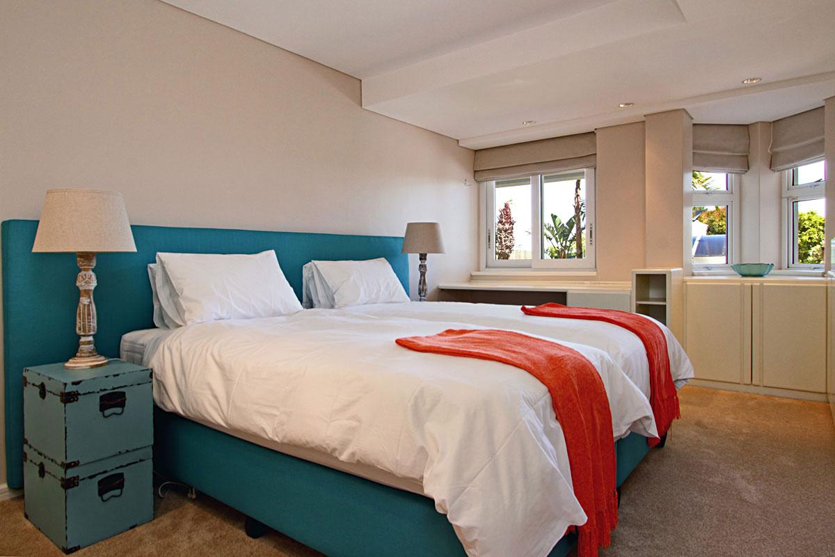 Photo 7 of Camps Bay Meadows accommodation in Camps Bay, Cape Town with 7 bedrooms and 5 bathrooms