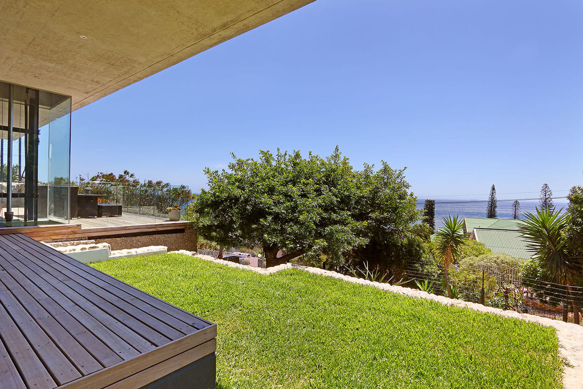 Photo 10 of Camps Bay Nima accommodation in Camps Bay, Cape Town with 2 bedrooms and 2 bathrooms