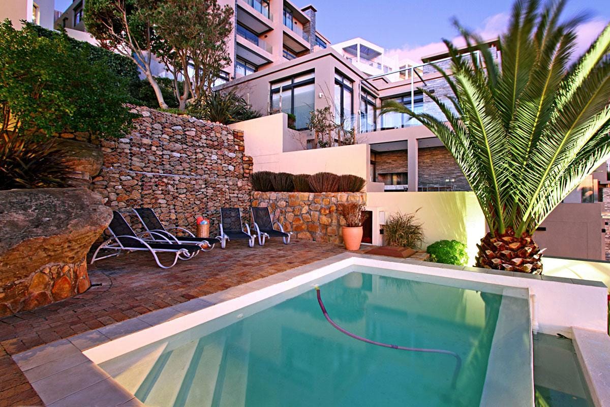 Photo 10 of Camps Bay Terrace Palm Suite accommodation in Camps Bay, Cape Town with 2 bedrooms and 2 bathrooms