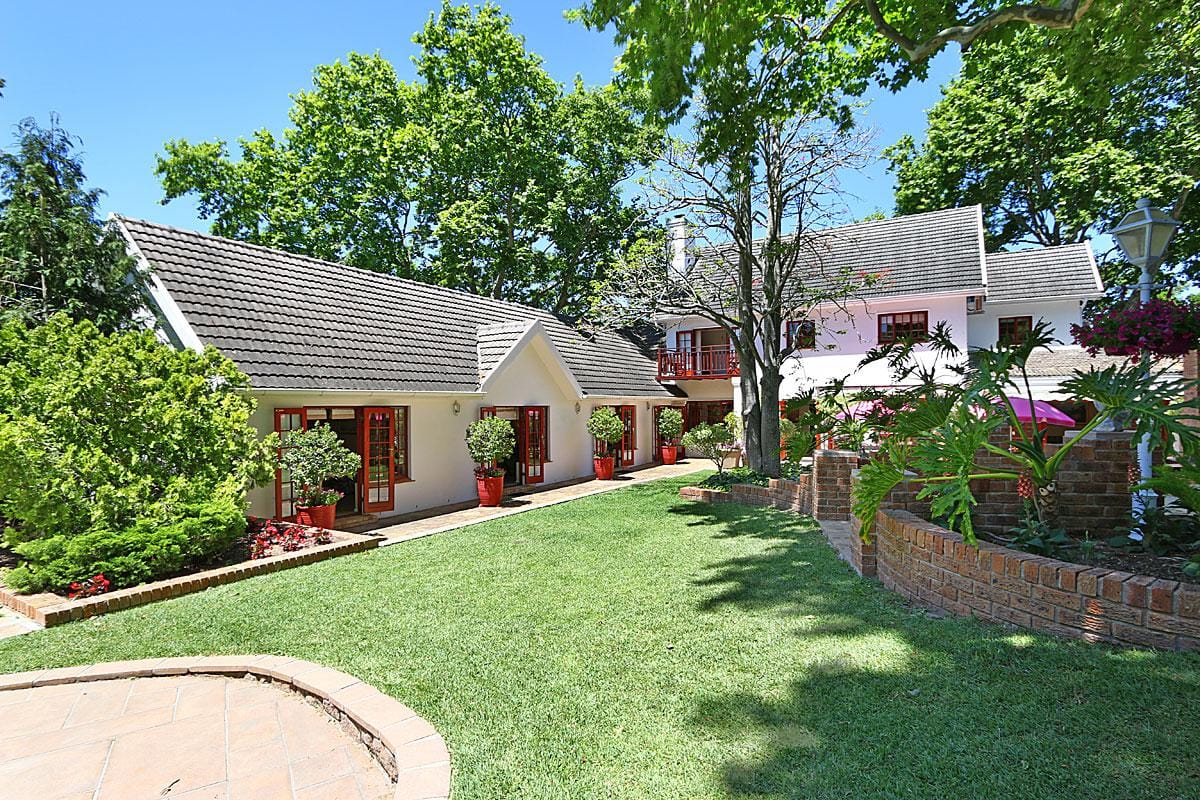 Photo 11 of Constantia Hampshire accommodation in Constantia, Cape Town with 7 bedrooms and 8.5 bathrooms