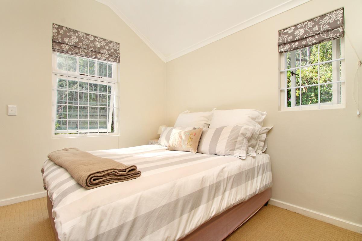 Photo 14 of Constantia Sunbird accommodation in Constantia, Cape Town with 5 bedrooms and 5.5 bathrooms