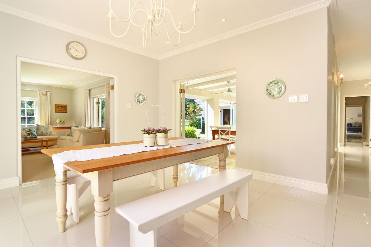 Photo 16 of Constantia Sunkissed Villa accommodation in Constantia, Cape Town with 5 bedrooms and 4 bathrooms