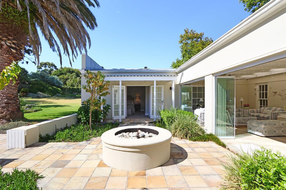 Photo 19 of Constantia Sunkissed Villa accommodation in Constantia, Cape Town with 5 bedrooms and 4 bathrooms