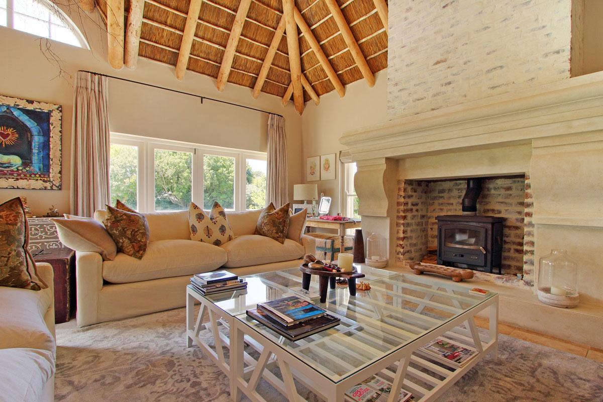 Photo 11 of Constantia Valley Walk accommodation in Constantia, Cape Town with 5 bedrooms and 3 bathrooms