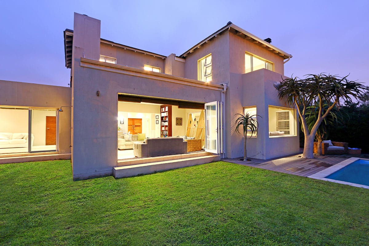 Photo 7 of Cowrie Villa 5 accommodation in Sunset Beach, Cape Town with 4 bedrooms and 3 bathrooms