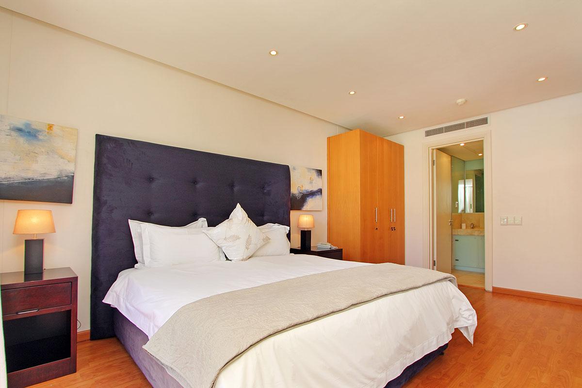 Photo 8 of Ellesmere 103 accommodation in V&A Waterfront, Cape Town with 2 bedrooms and 2 bathrooms