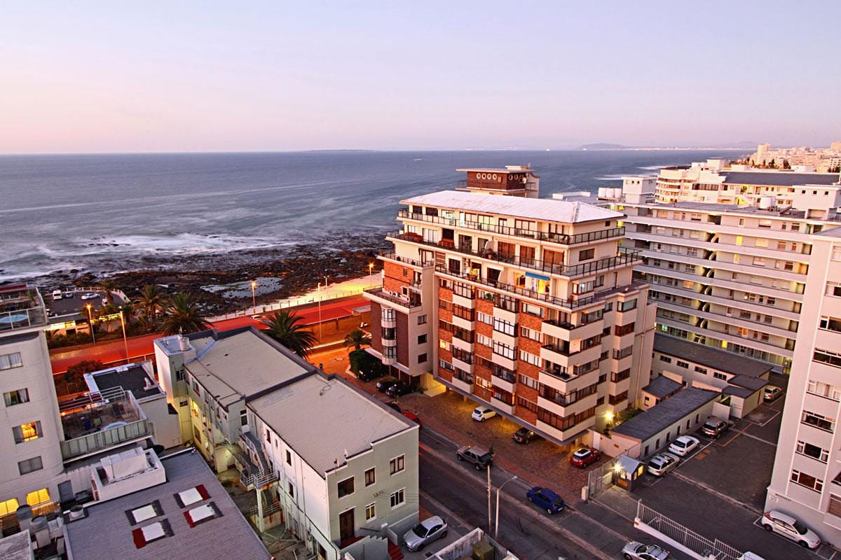 Photo 14 of Fairmont 1001 accommodation in Sea Point, Cape Town with 3 bedrooms and 2 bathrooms