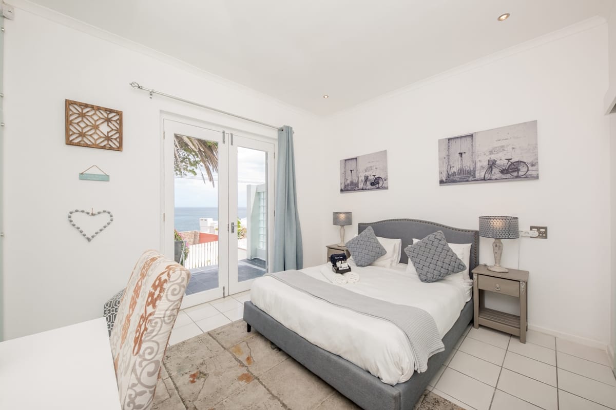 Photo 4 of Indigo Bay – The Boat accommodation in Camps Bay, Cape Town with 1 bedrooms and 1 bathrooms