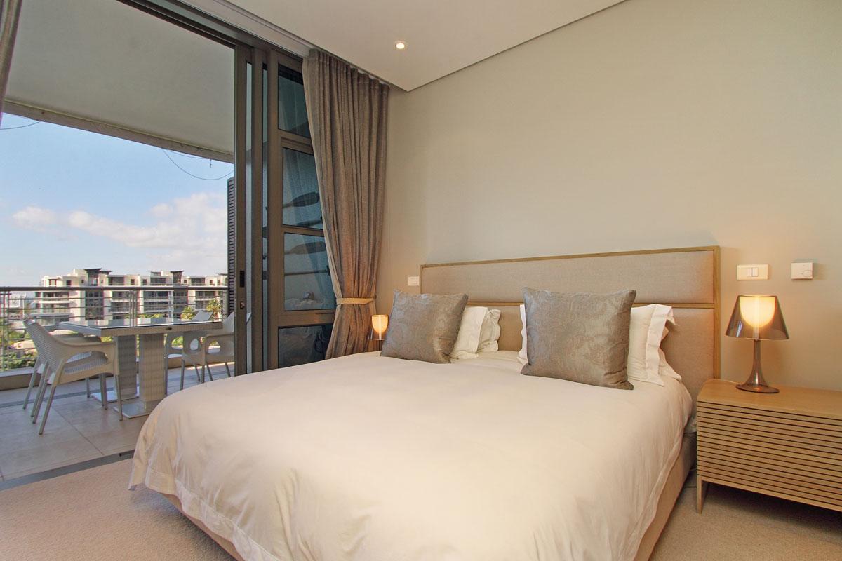 Photo 10 of Kylemore 409 accommodation in V&A Waterfront, Cape Town with 2 bedrooms and 2 bathrooms