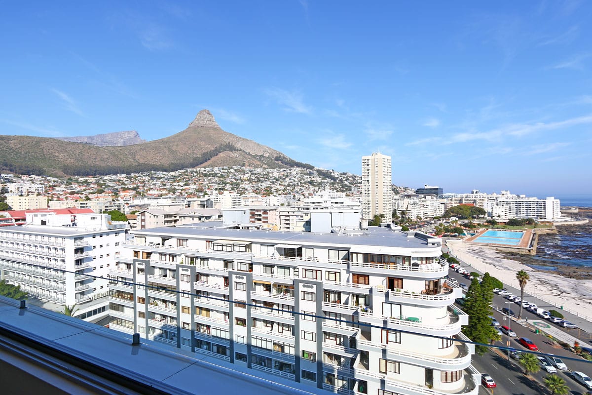 Photo 9 of La Rochelle Apartment accommodation in Sea Point, Cape Town with 2 bedrooms and 2 bathrooms
