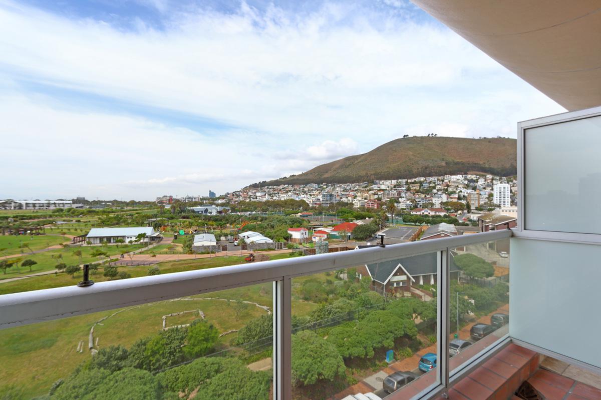 Photo 11 of New Cumberland 508 accommodation in Mouille Point, Cape Town with 1 bedrooms and 1 bathrooms