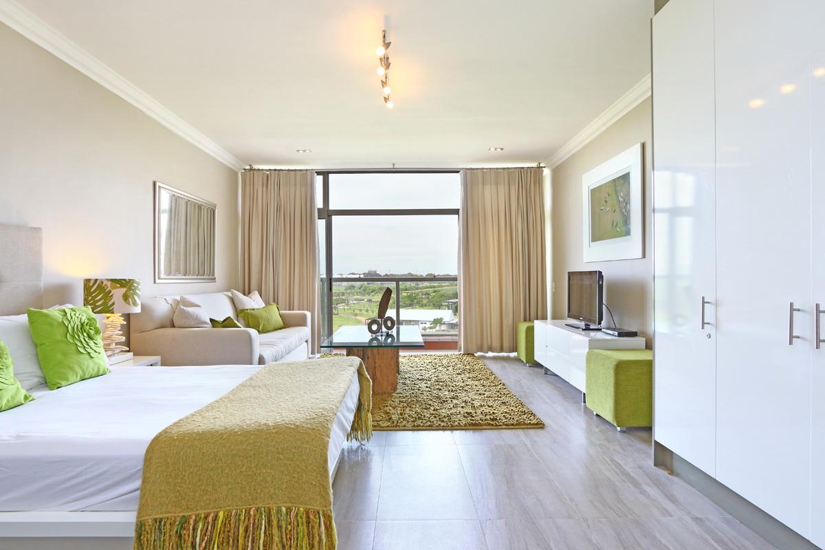 Photo 7 of New Cumberland 508 accommodation in Mouille Point, Cape Town with 1 bedrooms and 1 bathrooms