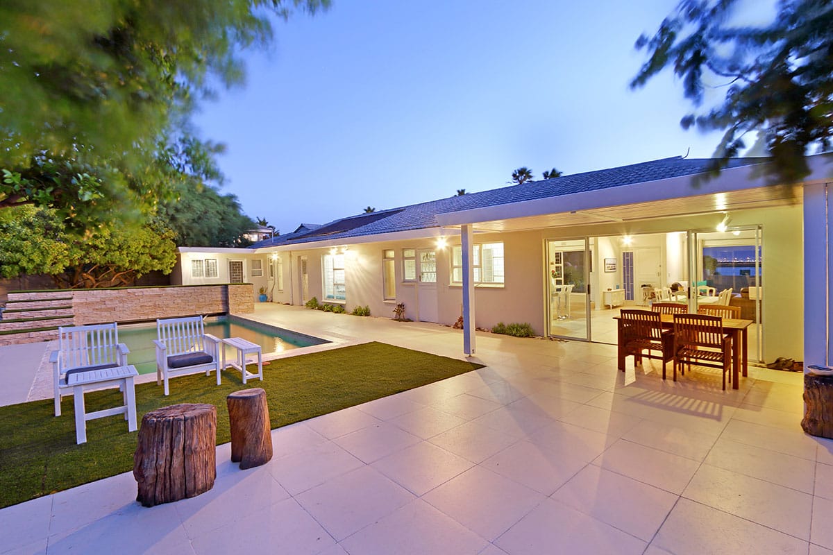 Photo 12 of Pentz Drive Villa accommodation in Bloubergstrand, Cape Town with 5 bedrooms and 2.5 bathrooms