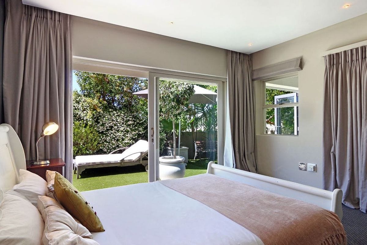 Photo 8 of Pluke Villa accommodation in Newlands, Cape Town with 3 bedrooms and 3 bathrooms