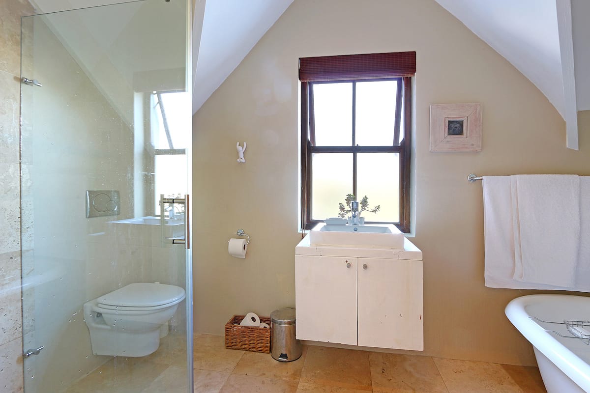 Photo 11 of Rameron in Kommetjie accommodation in Kommetjie, Cape Town with 4 bedrooms and 2 bathrooms