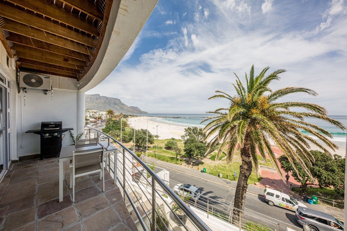 Photo 2 of Seasons Find The Bay accommodation in Camps Bay, Cape Town with 1 bedrooms and 1 bathrooms