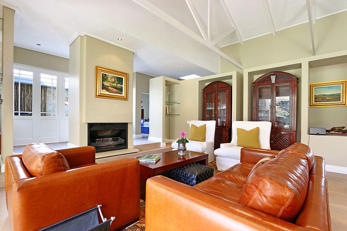 Photo 5 of Shall Cross accommodation in Constantia, Cape Town with 4 bedrooms and 4 bathrooms