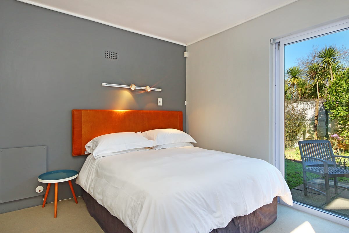 Photo 2 of Villa 15 accommodation in Constantia, Cape Town with 5 bedrooms and 3 bathrooms