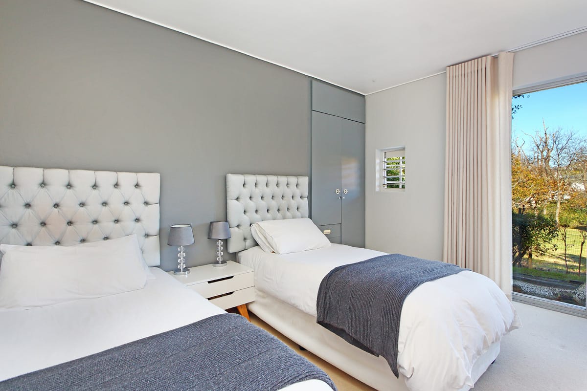 Photo 3 of Villa 15 accommodation in Constantia, Cape Town with 5 bedrooms and 3 bathrooms