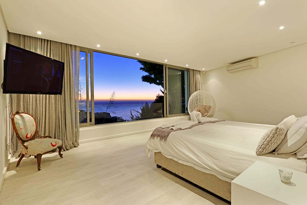 Photo 15 of Villa Dhalia accommodation in Bantry Bay, Cape Town with 4 bedrooms and 4.5 bathrooms