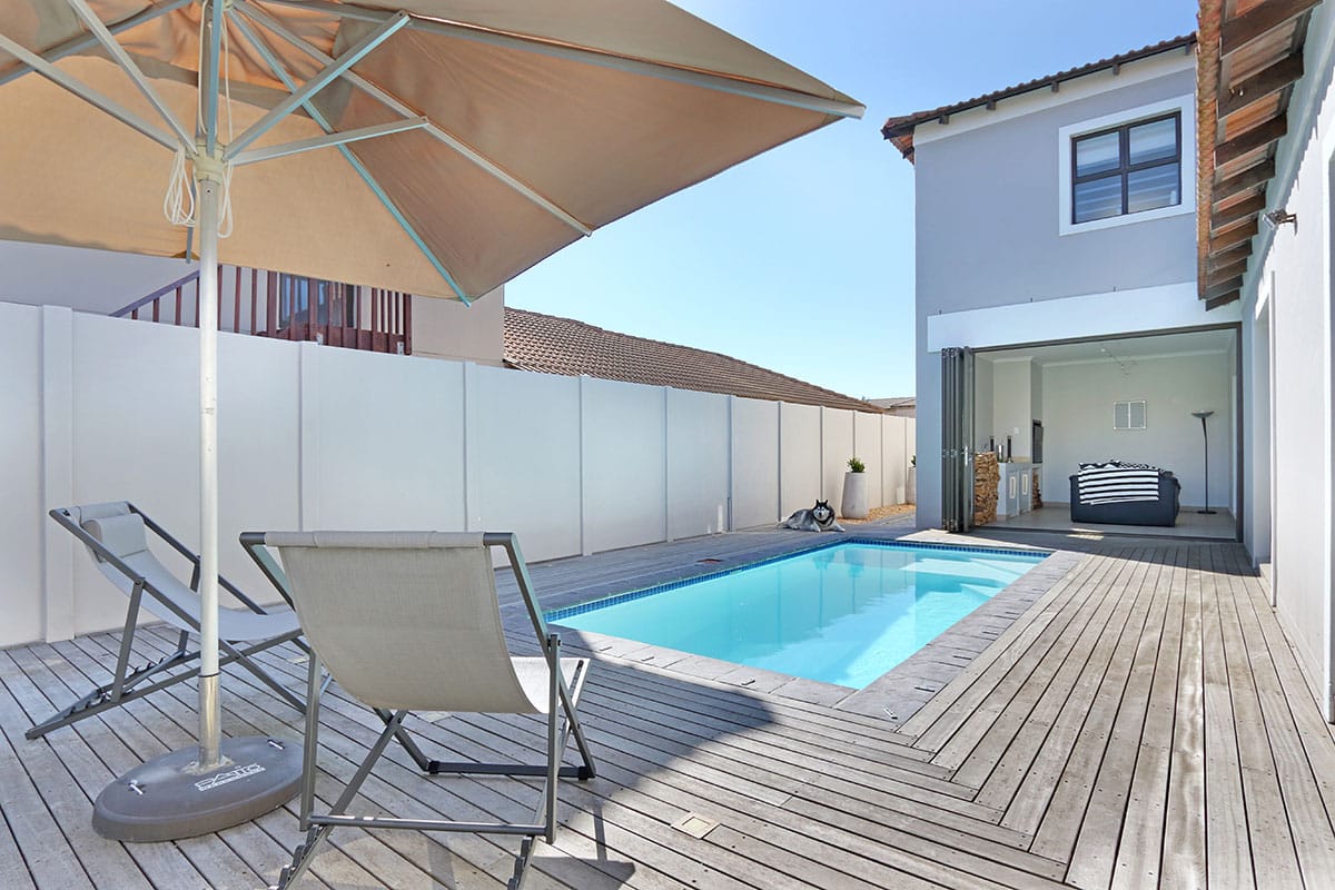 Photo 3 of Villa Santa Fe accommodation in Bloubergstrand, Cape Town with 5 bedrooms and 3.5 bathrooms