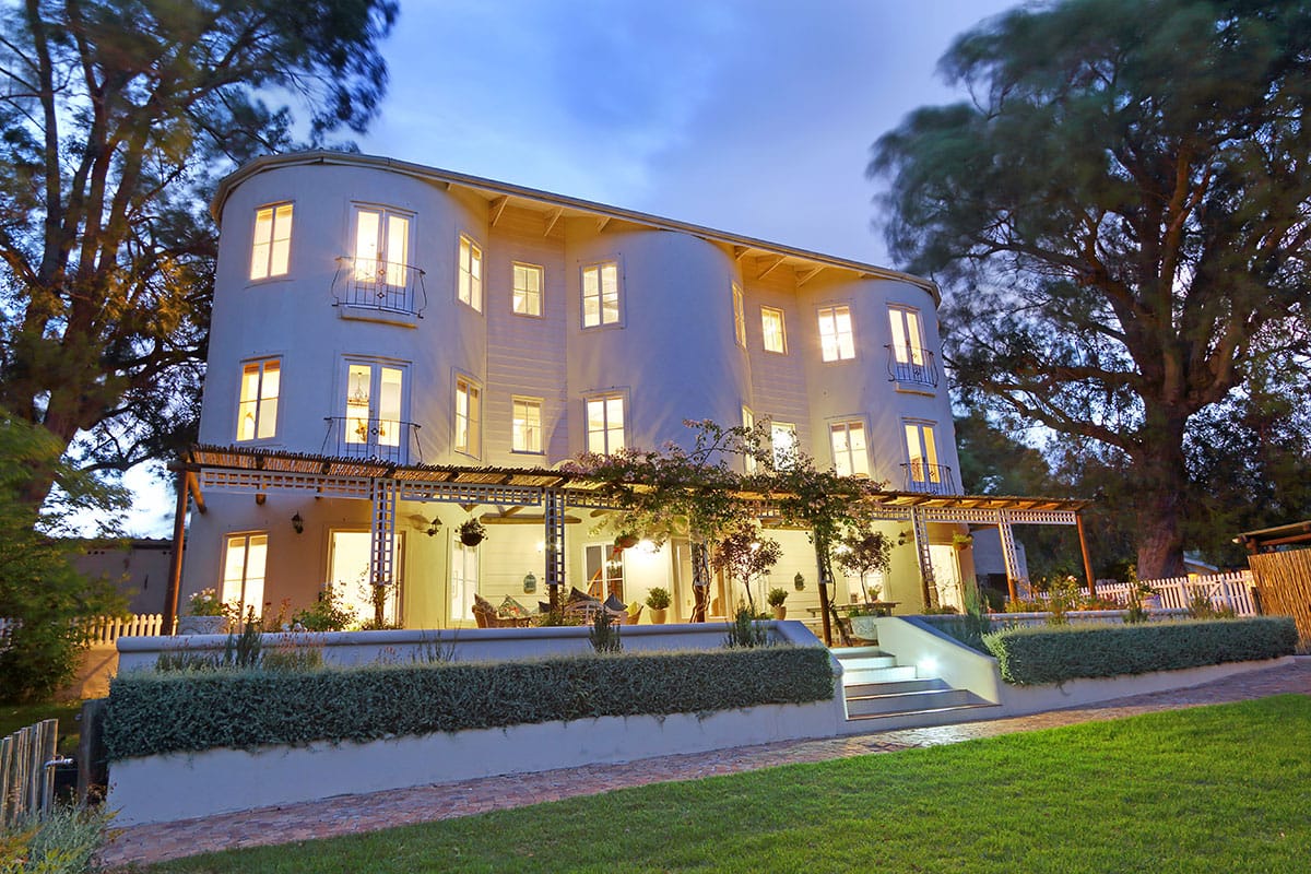 Photo 12 of Welgelee Constantia accommodation in Constantia, Cape Town with 4 bedrooms and 4 bathrooms