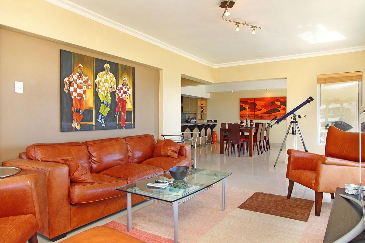 Photo 8 of Westridge Sea View accommodation in Mouille Point, Cape Town with 3 bedrooms and 2 bathrooms