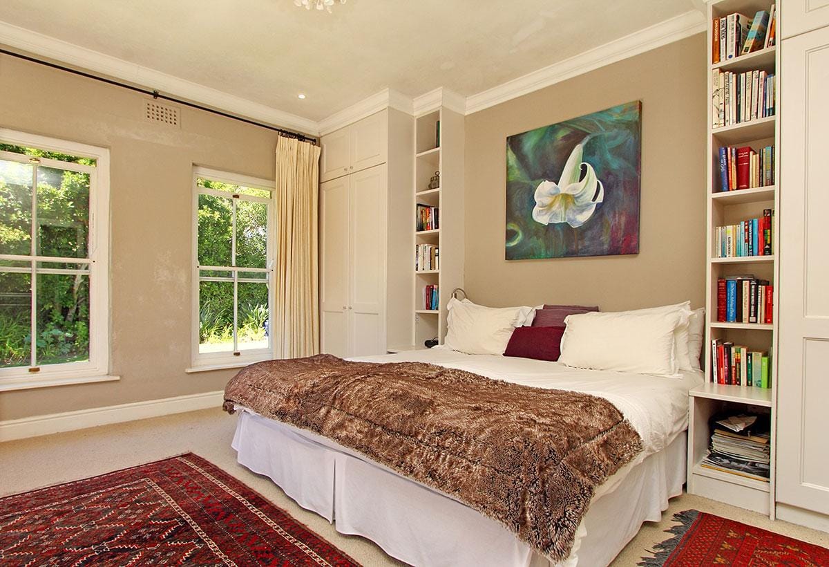 Photo 7 of Constantia Airlie accommodation in Constantia, Cape Town with 4 bedrooms and 3 bathrooms