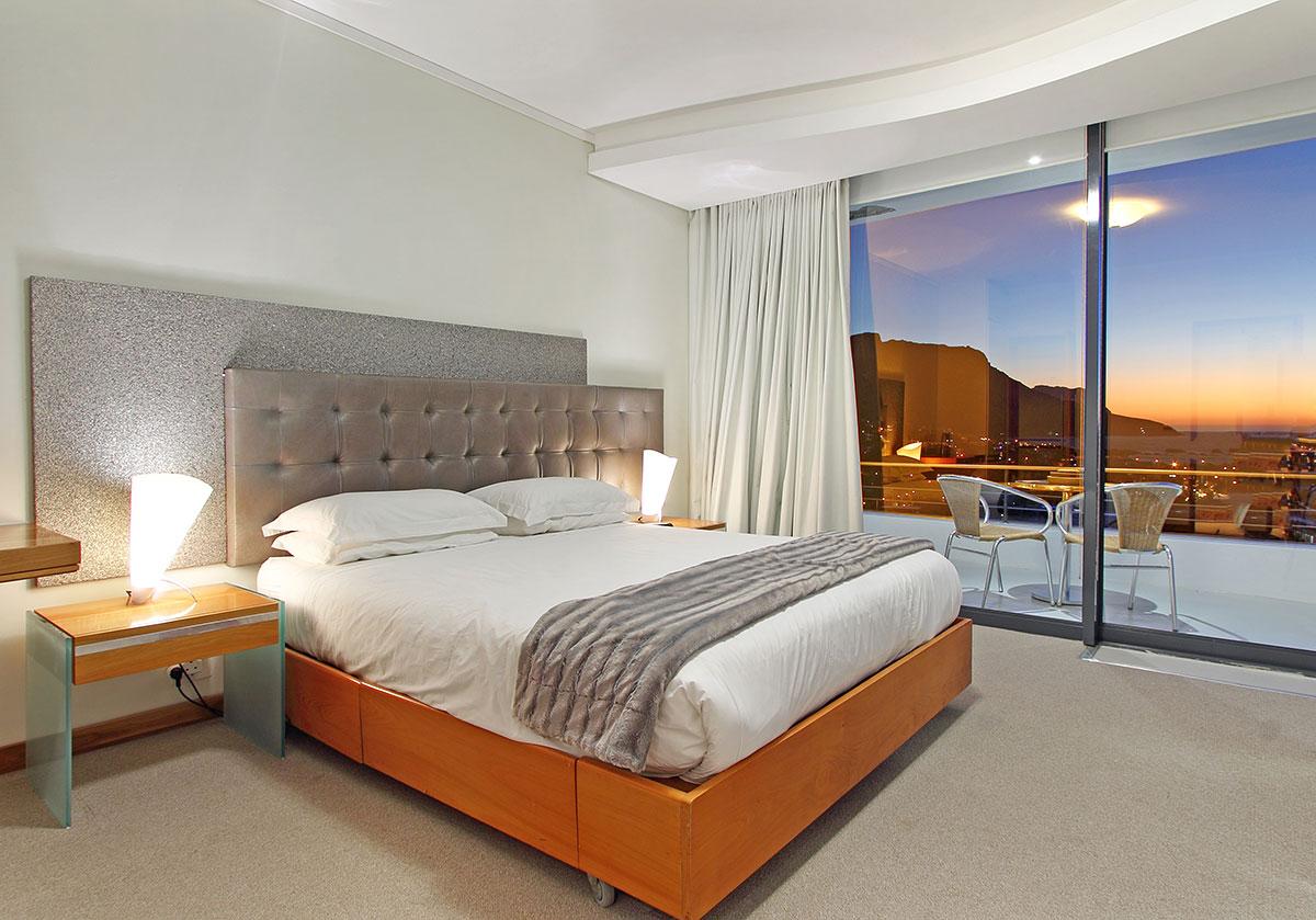 Photo 2 of Strathmore Villa accommodation in Camps Bay, Cape Town with 3 bedrooms and 3 bathrooms