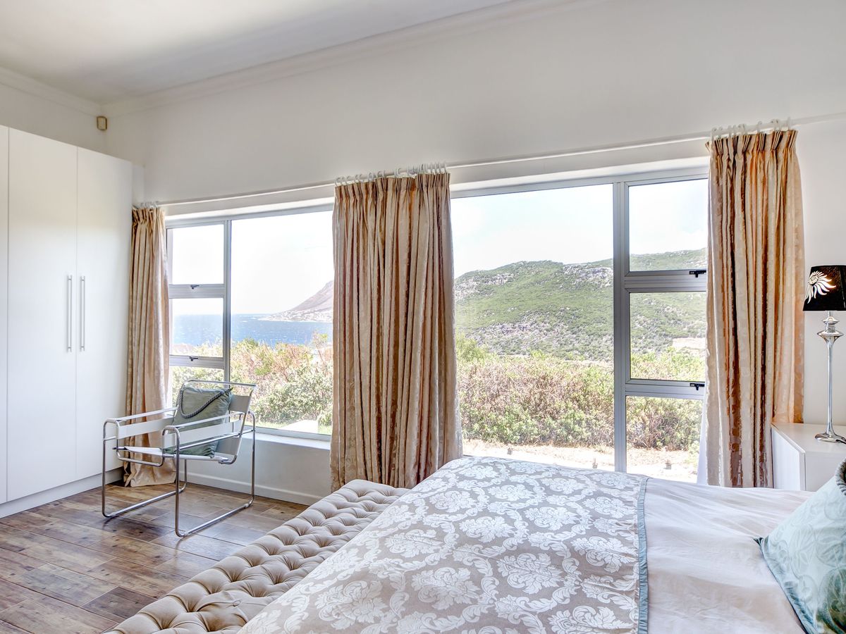 Photo 14 of Simonstown Views accommodation in Simons Town, Cape Town with 4 bedrooms and 3 bathrooms