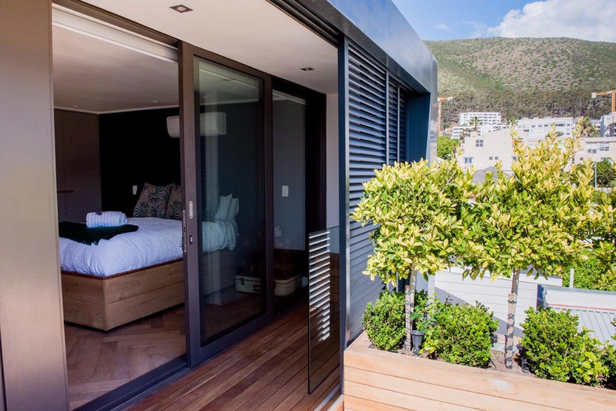 Photo 24 of Morganite accommodation in Sea Point, Cape Town with 4 bedrooms and 4 bathrooms