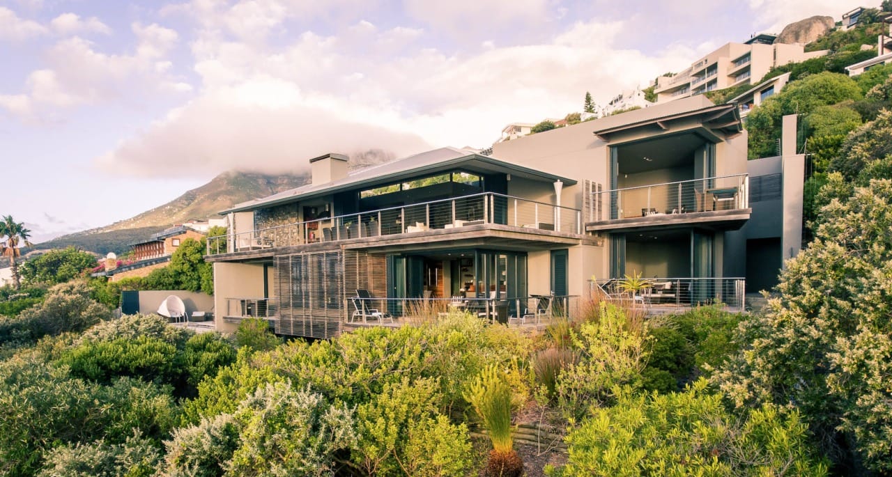 Photo 19 of Sunset Avenue accommodation in Llandudno, Cape Town with 6 bedrooms and 6 bathrooms