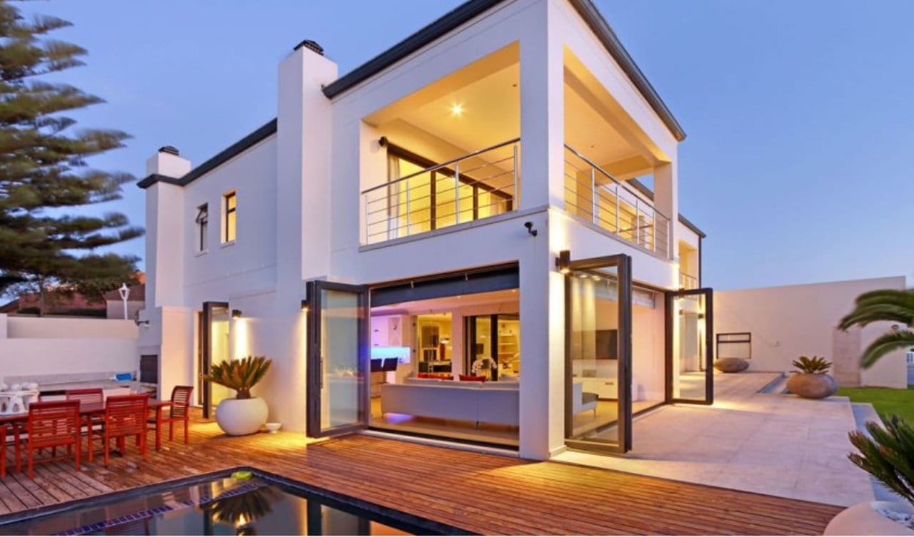 Photo 14 of Flamingo Villa accommodation in Melkbosstrand, Cape Town with 4 bedrooms and 3 bathrooms