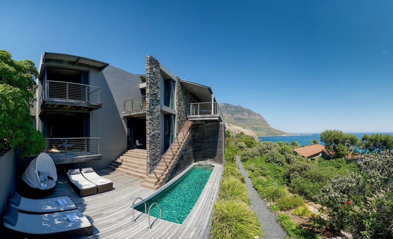 Photo 23 of Sunset Avenue accommodation in Llandudno, Cape Town with 6 bedrooms and 6 bathrooms