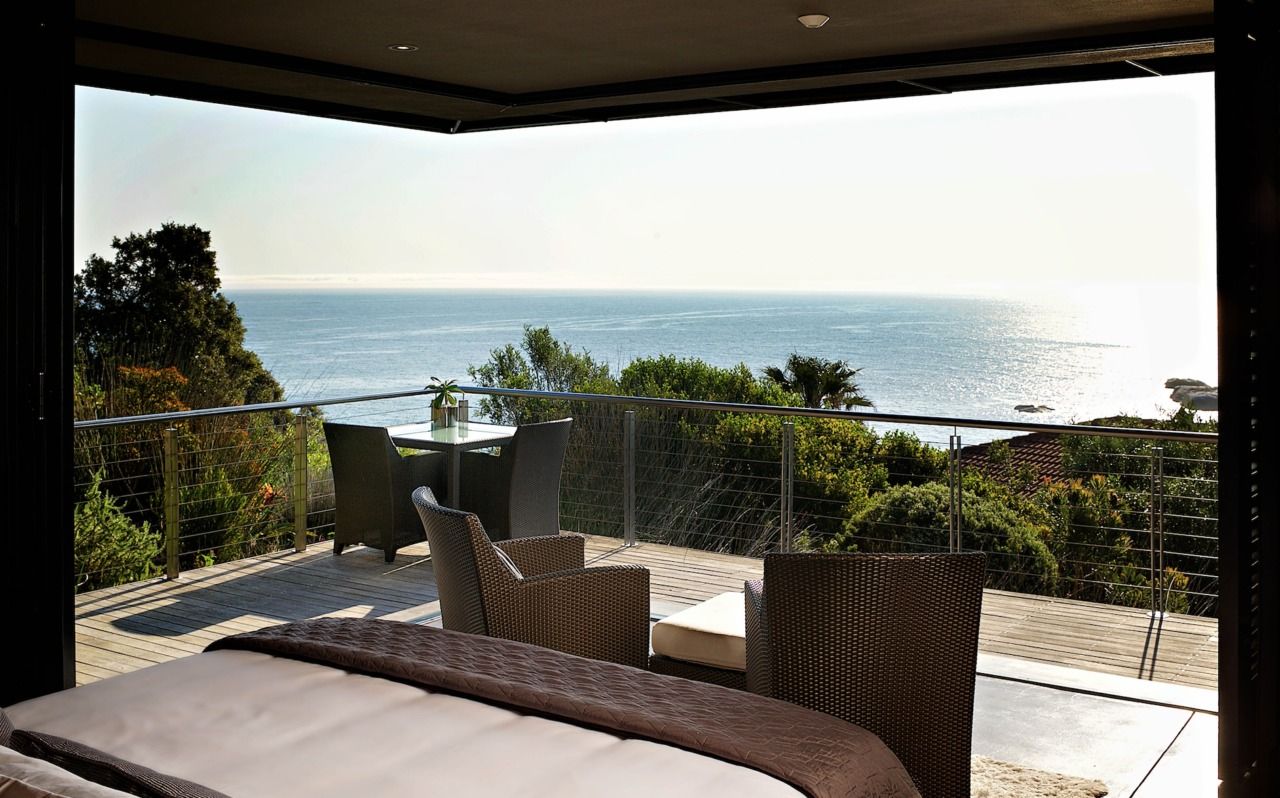 Photo 15 of Sunset Avenue accommodation in Llandudno, Cape Town with 6 bedrooms and 6 bathrooms