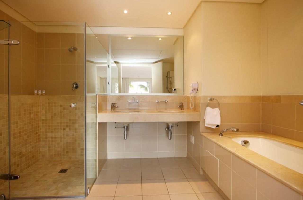 Photo 14 of Parergon 102 accommodation in V&A Waterfront, Cape Town with 2 bedrooms and 2 bathrooms