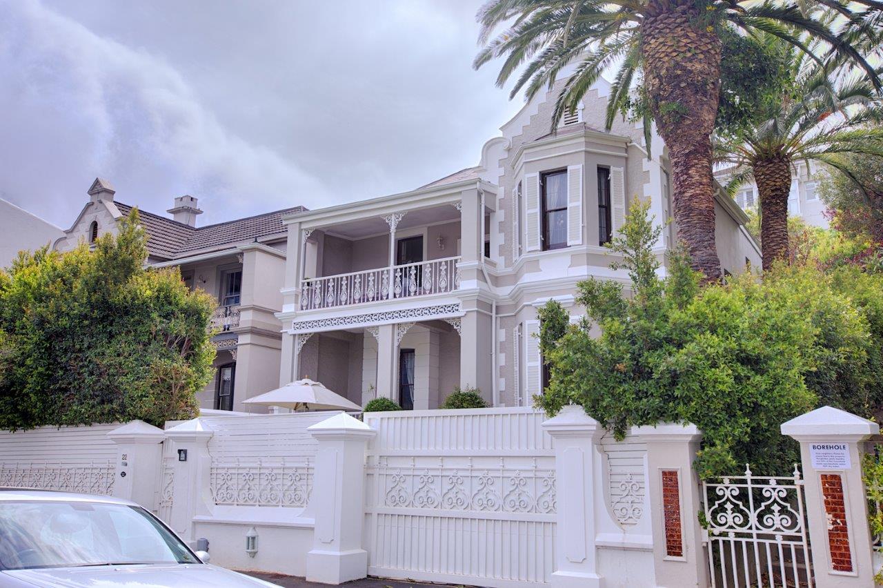 Photo 11 of Charming Victorian Villa accommodation in Tamboerskloof, Cape Town with 4 bedrooms and 3 bathrooms